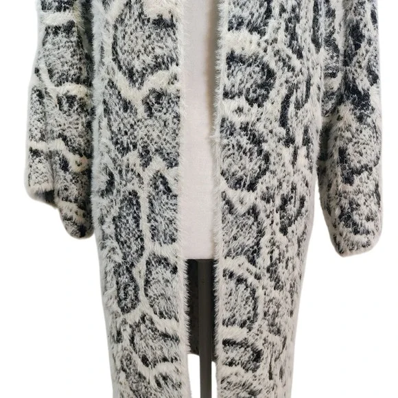 Coco + Carmen Fuzzy Animal Print Long Cardigan Sweater Fall Winter Cozy S / M‎ - Picture 6 of 11